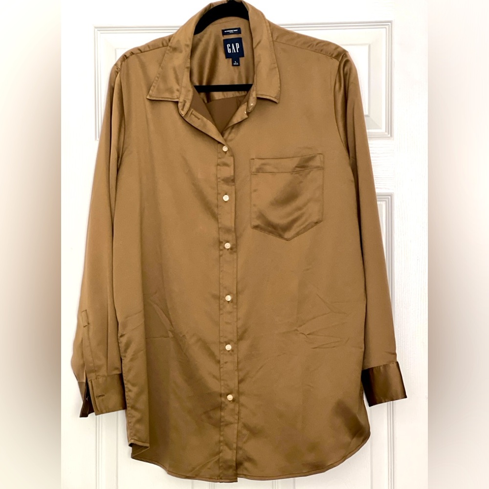 Gap women’s Satin Boyfriend button up